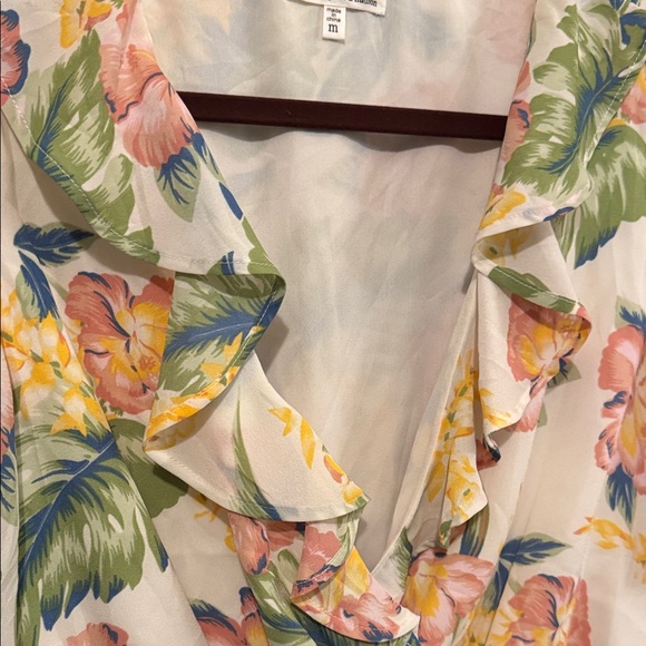 Floral Ruffle Neckline Top - Picture 3 of 5